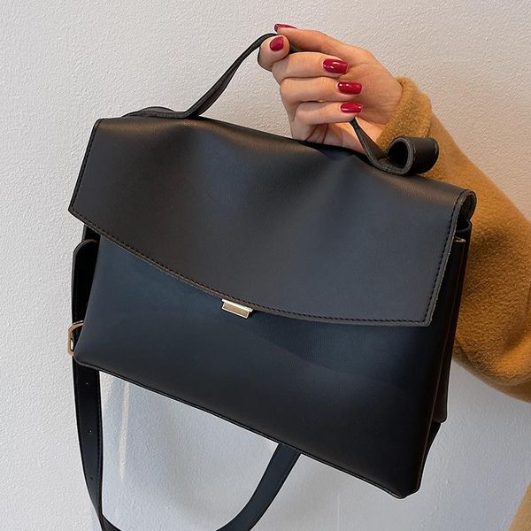 evening bags textured large-capacity bag female autumn/winter 2021 trend line messenger small square simple retro handbag
evening bags textured large-capacity bag female autumn/winter 2021 trend line messenger small square simple retro handbag