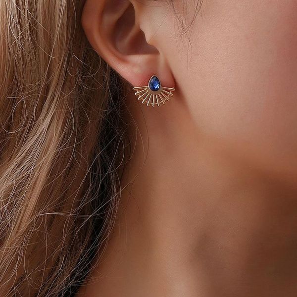 stud european and american fashion blue crystal earrings personality hollowed out sector women jewelry, Golden;silver
stud european and american fashion blue crystal earrings personality hollowed out sector women jewelry, Golden;silver