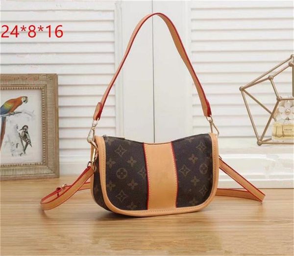 new hand bag travel toiletry pouch 26cm protection makeup clutch women leather waterproof cosmetic bags for women with dust bag fashion
new hand bag travel toiletry pouch 26cm protection makeup clutch women leather waterproof cosmetic bags for women with dust bag fashion