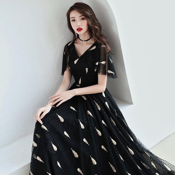 women black v-neck long prom dresses 2021 a-line short sleeve feather print tulle evening dress gown ethnic clothing, Red
women black v-neck long prom dresses 2021 a-line short sleeve feather print tulle evening dress gown ethnic clothing, Red