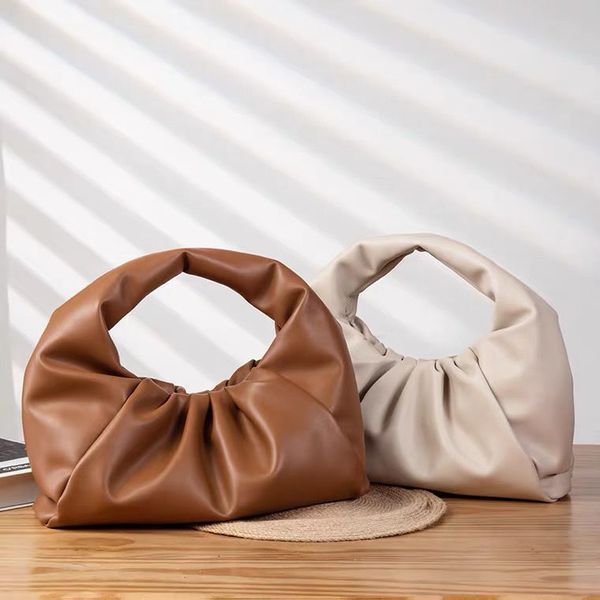 outlet horn 2021 ox genuine leather cloud wrinkle dumpling underarm portable shoulder bag retro trend luxuryss designerss yw
outlet horn 2021 ox genuine leather cloud wrinkle dumpling underarm portable shoulder bag retro trend luxuryss designerss yw