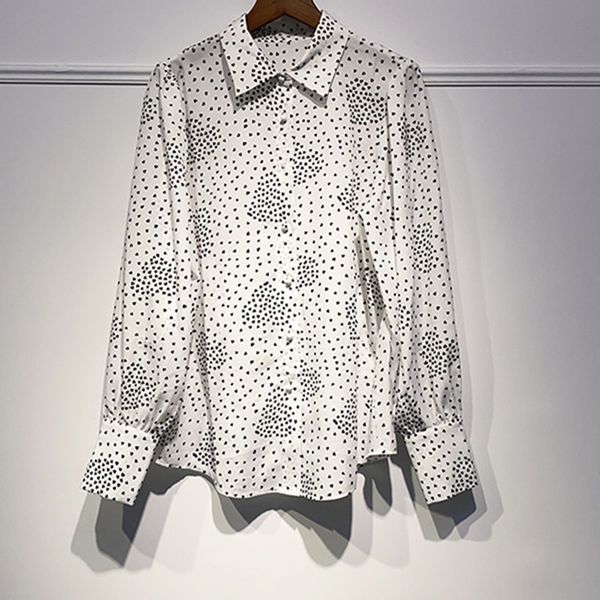 suit autumn women's blouse heart printed long sleeve casual turn-down collar buttons lady shirt, White;black 
suit autumn women's blouse heart printed long sleeve casual turn-down collar buttons lady shirt, White;black