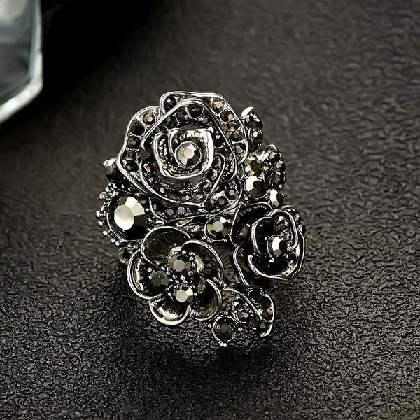 wedding rings fashion ladies ring retro style hollow embossed rose 2021 latest temperament girl birthday jewelry gift, Slivery;golden
wedding rings fashion ladies ring retro style hollow embossed rose 2021 latest temperament girl birthday jewelry gift, Slivery;golden