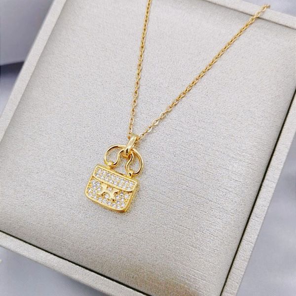 design jewelry bag fashion micro inlaid necklace titanium steel net red clavicle texture 100 lap neck chain, Golden;silver
design jewelry bag fashion micro inlaid necklace titanium steel net red clavicle texture 100 lap neck chain, Golden;silver