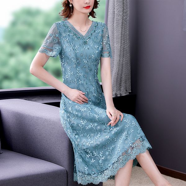 luxury cheongsam embroidered improved cheongsam drs female 2021 -in-law xia xi's foreign style embroidered slim and slim, knee length, Blue;red
luxury cheongsam embroidered improved cheongsam drs female 2021 -in-law xia xi's foreign style embroidered slim and slim, knee length, Blue;red