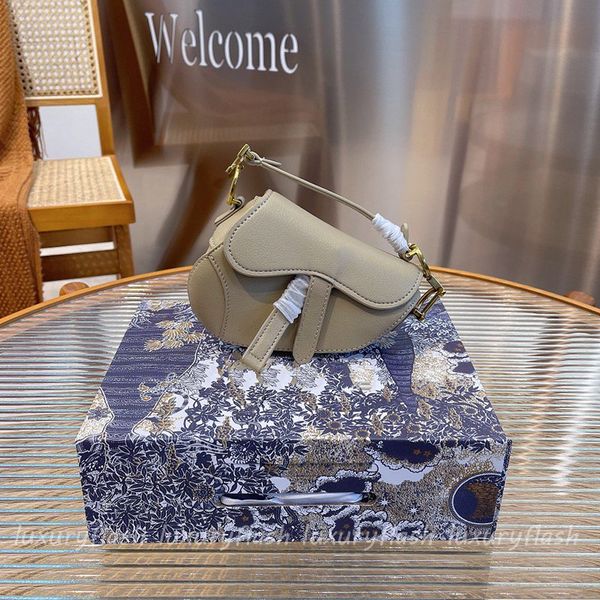 super mini women designers handbags tote fashion 2022 latest clutch trend cute handbag luxurys ladies purses 12cm 6 color wholesale
super mini women designers handbags tote fashion 2022 latest clutch trend cute handbag luxurys ladies purses 12cm 6 color wholesale