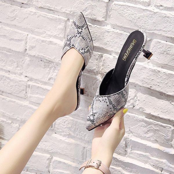 slippers shallow shoes low pointed toe casual thin heels big size heeled mules slides luxury flat high cover patent leather fabr, Black
slippers shallow shoes low pointed toe casual thin heels big size heeled mules slides luxury flat high cover patent leather fabr, Black