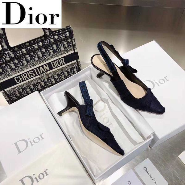 shoes designer luxury brand women high heels sandals slippers mules slides pumps dress loafers ballerinas sneakers 4oua, Black;white
shoes designer luxury brand women high heels sandals slippers mules slides pumps dress loafers ballerinas sneakers 4oua, Black;white