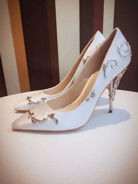 shoe shaving finger women high leaping shoes metal glass from silver flower style elegant luxury madam bombs, Black
shoe shaving finger women high leaping shoes metal glass from silver flower style elegant luxury madam bombs, Black