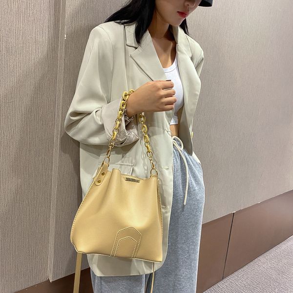 cross-border bags bag new bucket messenger women fashion pu shoulder double texture chain 2021 ruapb
cross-border bags bag new bucket messenger women fashion pu shoulder double texture chain 2021 ruapb