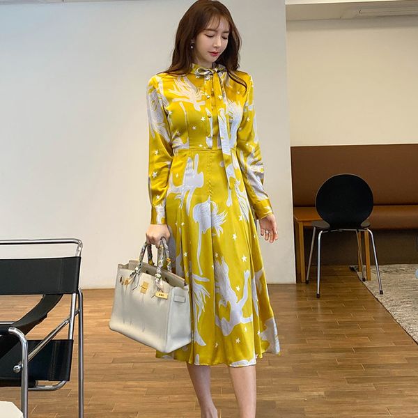 dresses summer high-quality print bow long sleeve single-breasted elegant shirt women's mid-length, Black;gray
dresses summer high-quality print bow long sleeve single-breasted elegant shirt women's mid-length, Black;gray