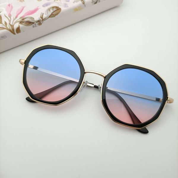 sunglasses fashion polygonal trend diamond sunglasses women's gradually changing multicolor glasses, White;black
sunglasses fashion polygonal trend diamond sunglasses women's gradually changing multicolor glasses, White;black