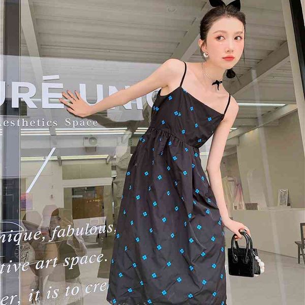 casual dresses black embroidered floral spaghetti strap summer 2021 long a line korean fashion clothing pglg, Black;gray
casual dresses black embroidered floral spaghetti strap summer 2021 long a line korean fashion clothing pglg, Black;gray