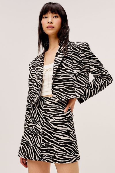 women's jackets women korean style zebra pattern skirts long sleeve cardigan v neck coat jacket skirt coats autumn winter two pcs set, Black;brown
women's jackets women korean style zebra pattern skirts long sleeve cardigan v neck coat jacket skirt coats autumn winter two pcs set, Black;brown
