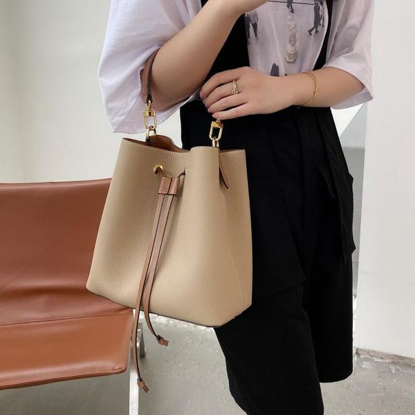 evening bags 2021 drawstring bucket bag large capacity shoulder messenger all-match leather handbag
evening bags 2021 drawstring bucket bag large capacity shoulder messenger all-match leather handbag