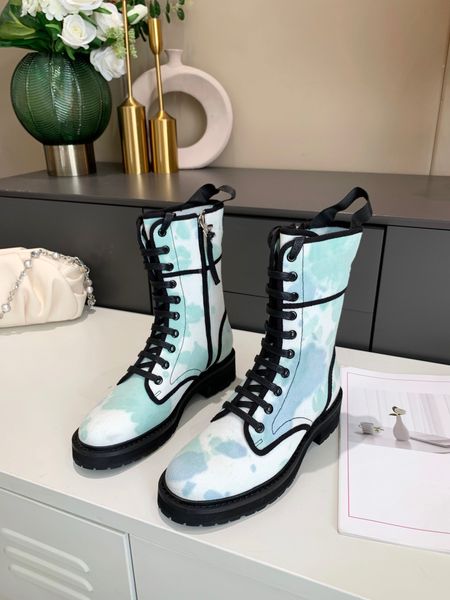 fashion boots biker-style ankle boot with laces and zipper at the sidesole in rubber made of canvas featuring a floral motif embellished rib, Black
fashion boots biker-style ankle boot with laces and zipper at the sidesole in rubber made of canvas featuring a floral motif embellished rib, Black