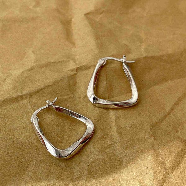 2021 new korean metal round hoop earrings for women fashion cute gold silver color punk charm earring minimalist jewelry brincos, Golden
2021 new korean metal round hoop earrings for women fashion cute gold silver color punk charm earring minimalist jewelry brincos, Golden