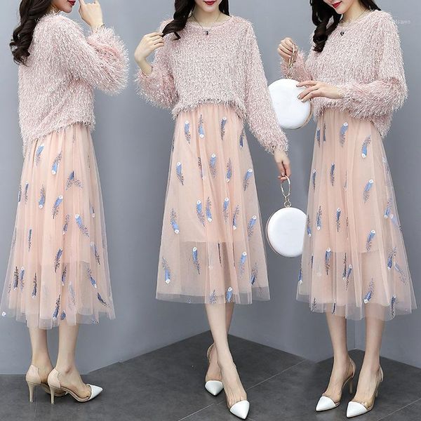 casual dresses spring garment 2021 fashion suit smart dress female net red goddess temperament half-length two-piece, Black;gray
casual dresses spring garment 2021 fashion suit smart dress female net red goddess temperament half-length two-piece, Black;gray