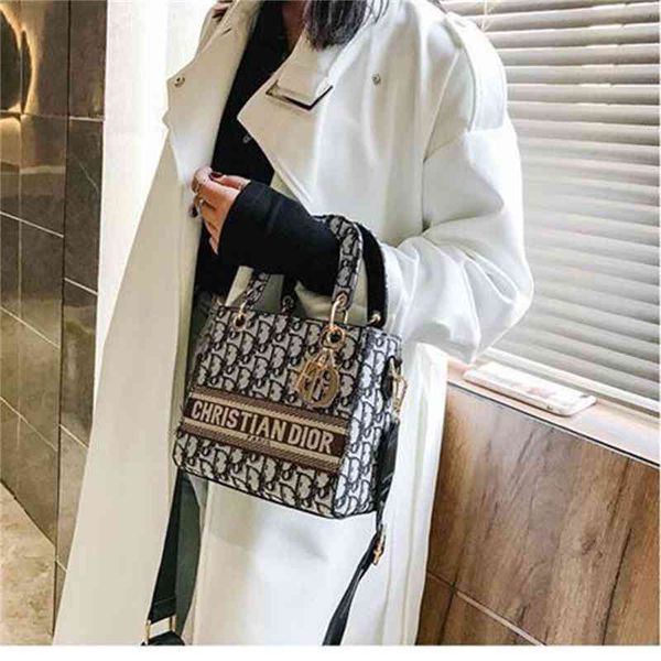 advanced sense of foreign style portable bag women's fashion princess luxuryss designerss yw
advanced sense of foreign style portable bag women's fashion princess luxuryss designerss yw