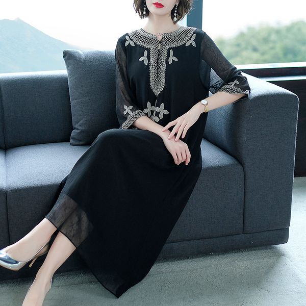 dress loose-fitting embroidery dressed hk301, Black;gray
dress loose-fitting embroidery dressed hk301, Black;gray