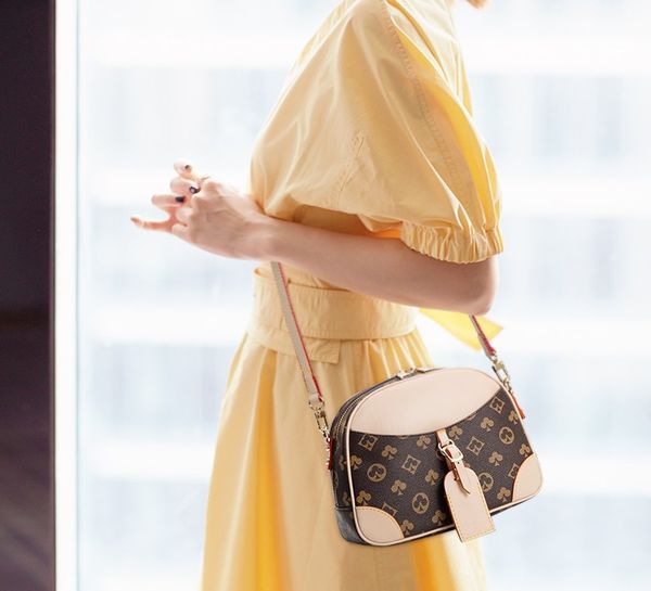 messenger bag femal style printing korean round luxurys handbag trendy ladies shoulder texture temperament small bags
messenger bag femal style printing korean round luxurys handbag trendy ladies shoulder texture temperament small bags