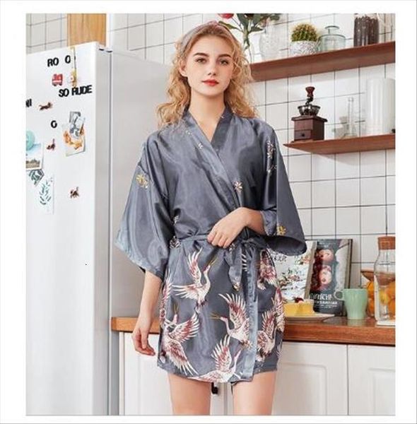 fashion summer mini kimono women sleepwear robe rayon bath gown yukata nightgown sleepshirts pijama mujer size xxl, Black;red
fashion summer mini kimono women sleepwear robe rayon bath gown yukata nightgown sleepshirts pijama mujer size xxl, Black;red