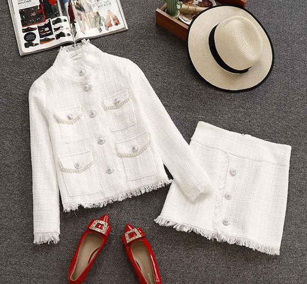 women's two piece pants 2021 autumn and winter style net, red lady, fringed fringe, metal buttons, coat, half skirt, tweed, suits., White
women's two piece pants 2021 autumn and winter style net, red lady, fringed fringe, metal buttons, coat, half skirt, tweed, suits., White