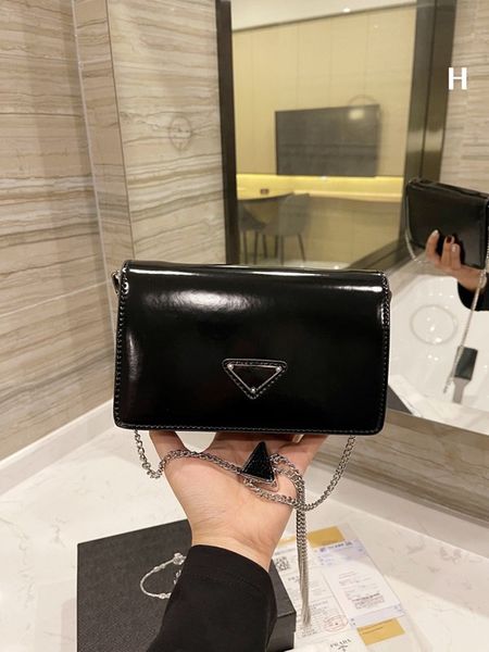 ladies chain shoulder bag designer messenger bag ladies leather chain portable wallet party mini shopping bag wallet size 19cm
ladies chain shoulder bag designer messenger bag ladies leather chain portable wallet party mini shopping bag wallet size 19cm