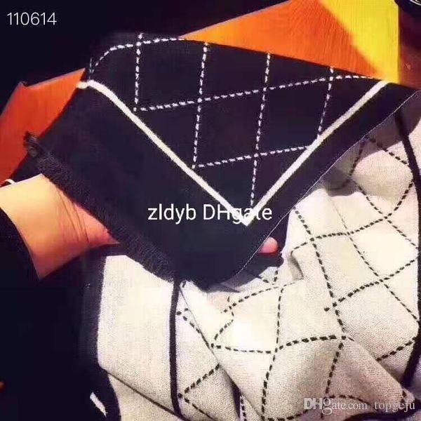 2022 classic letter plaid scarf for women 2 color double double color shawl high qualtiy wool cashmere scarves for woman without box, Blue;gray
2022 classic letter plaid scarf for women 2 color double double color shawl high qualtiy wool cashmere scarves for woman without box, Blue;gray
