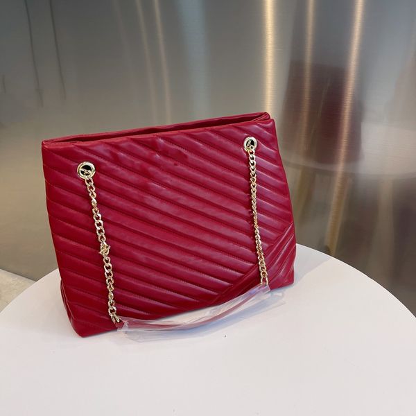 2021big style collocation bag high end old gold chain multiple interlayer original leather designers wholesale handbags luxury goods
2021big style collocation bag high end old gold chain multiple interlayer original leather designers wholesale handbags luxury goods