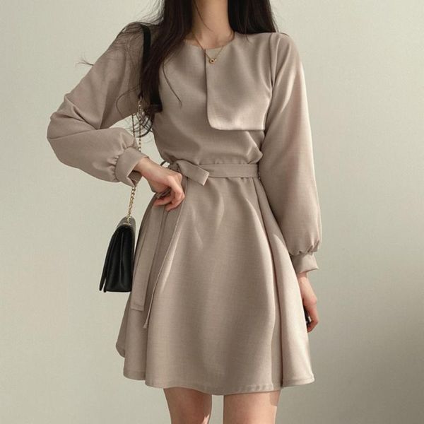 casual dresses 2021 autumn women's midi fashion long sleeve lace up solid color korean o-neck elegant a-line party dress female, Black;gray
casual dresses 2021 autumn women's midi fashion long sleeve lace up solid color korean o-neck elegant a-line party dress female, Black;gray