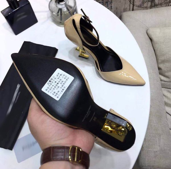 2021 good quality fashion women luxurys designers shoes designer sandals womens luxury high heels sandal dress shoess with box size 35-41 -h, Black
2021 good quality fashion women luxurys designers shoes designer sandals womens luxury high heels sandal dress shoess with box size 35-41 -h, Black