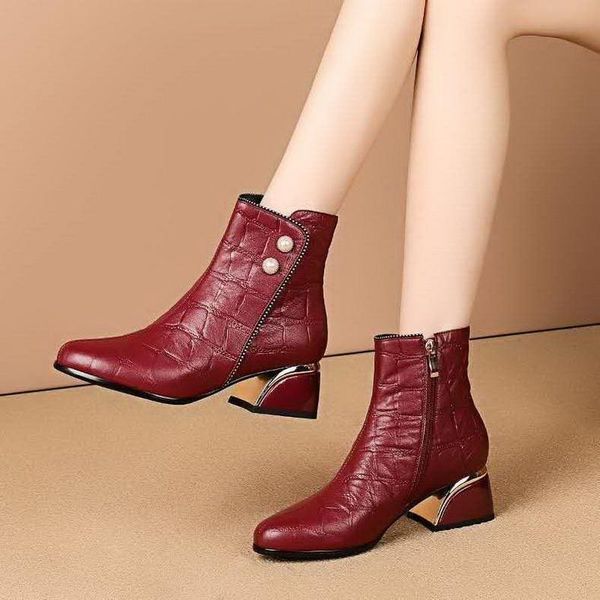 winter women short boot, rhinestone shoes,pointed toe,square heel,european female footware,black,wine-red boots
winter women short boot, rhinestone shoes,pointed toe,square heel,european female footware,black,wine-red boots