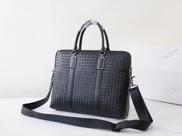 briefcases men's luxury leather woven handbag briefcase brand shoulder bag computer high-quality multi-function
briefcases men's luxury leather woven handbag briefcase brand shoulder bag computer high-quality multi-function