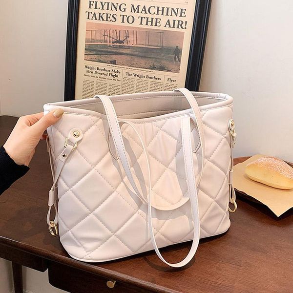 evening bags high capacity lingge pu leather totes for women 2021 trends brand designer handbags female travel big shoulder shopping bag
evening bags high capacity lingge pu leather totes for women 2021 trends brand designer handbags female travel big shoulder shopping bag