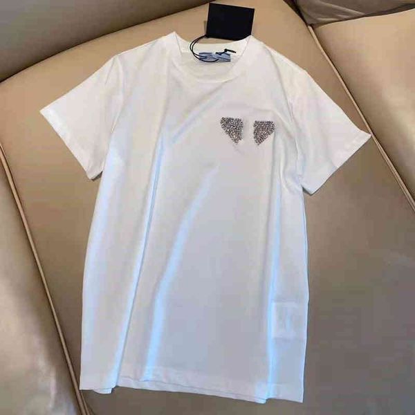 2022 factory wholesale new spring summer diamond triangle short sleeve t-shirt men and women's same casual loose fashion 052810, White
2022 factory wholesale new spring summer diamond triangle short sleeve t-shirt men and women's same casual loose fashion 052810, White