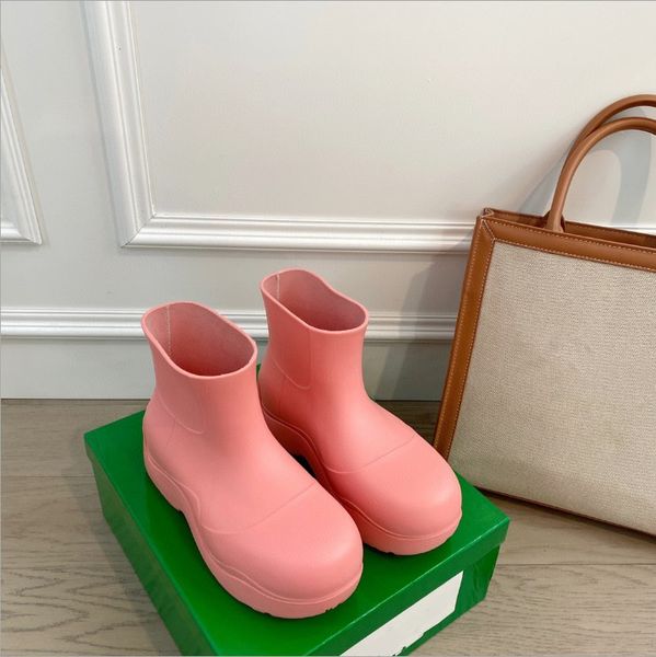 2022 designer luxury puddle boots rainboots women men candy colors rubber rain waterproof shoe platform pvc booties, Black
2022 designer luxury puddle boots rainboots women men candy colors rubber rain waterproof shoe platform pvc booties, Black
