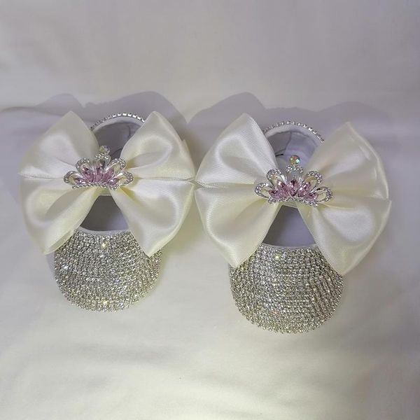 handmade creamy white bow luxury rhinestones baby girl shoes first walker sparkle bling crystals princess shower gift walkers
handmade creamy white bow luxury rhinestones baby girl shoes first walker sparkle bling crystals princess shower gift walkers