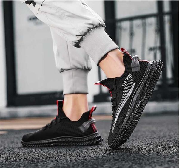 2021 flying wild youth breathable fashion designer sneakers tricolor sneakers men's lightweight running shoes
2021 flying wild youth breathable fashion designer sneakers tricolor sneakers men's lightweight running shoes