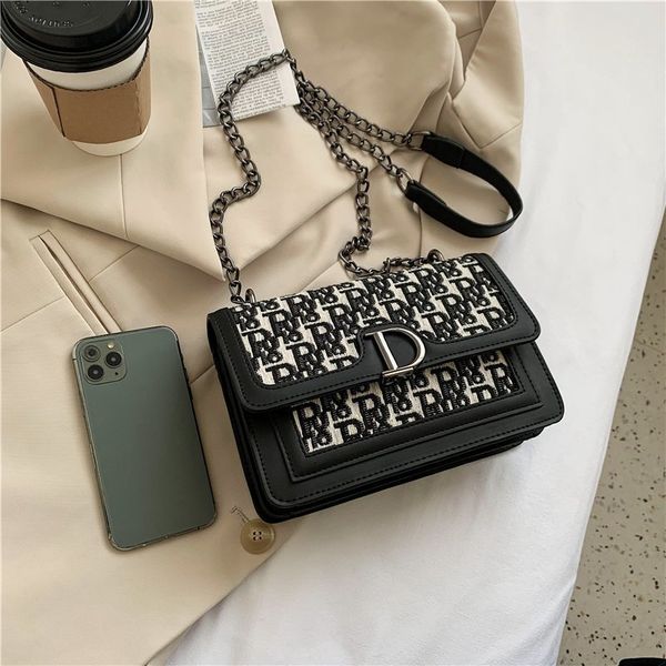 chain women's 2021 new trend spring and summer foreign style printed single shoulder messenger small square bag
chain women's 2021 new trend spring and summer foreign style printed single shoulder messenger small square bag