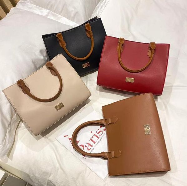 shoulder bags 2022 spring/summer fashion luxury handbag european and american messenger bag
shoulder bags 2022 spring/summer fashion luxury handbag european and american messenger bag