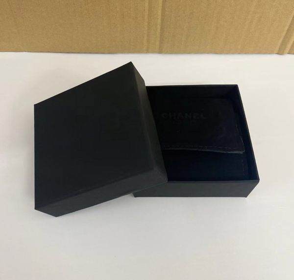 2022 charm packing necklace earring bracelet box for jewelry hair clip ornament brooch have stamp ps4565, Black;white
2022 charm packing necklace earring bracelet box for jewelry hair clip ornament brooch have stamp ps4565, Black;white
