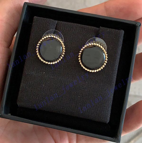 l1-c012 stud designer earrings classic double letter logo black round studs 925 silver needle with box, Golden;silver
l1-c012 stud designer earrings classic double letter logo black round studs 925 silver needle with box, Golden;silver