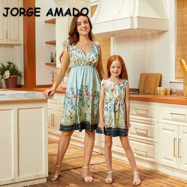 summer family matching clothes 3-pcs stes sleevesless floral dress + jumpsuit mom and baby girl e2052 210610, Blue
summer family matching clothes 3-pcs stes sleevesless floral dress + jumpsuit mom and baby girl e2052 210610, Blue