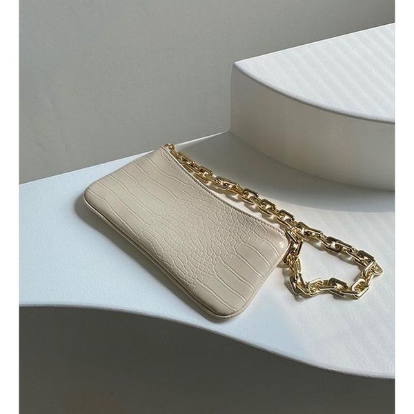 evening bags 2021 fashion crocodile pattern chain shoulder baguette women designer luxury mini handbag female tote
evening bags 2021 fashion crocodile pattern chain shoulder baguette women designer luxury mini handbag female tote