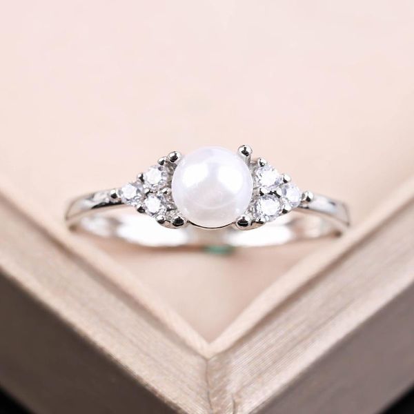 cluster rings simple style silver color simulated-pearl fashion women wedding engagement jewelry for female friend party gift, Golden;silver
cluster rings simple style silver color simulated-pearl fashion women wedding engagement jewelry for female friend party gift, Golden;silver