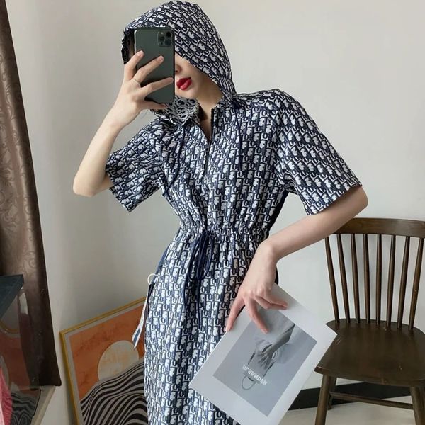 brand fashion brand letter closed waist hooded dress women slim and versatile legs long temperament windbreaker spring and summer 2021, Black;gray
brand fashion brand letter closed waist hooded dress women slim and versatile legs long temperament windbreaker spring and summer 2021, Black;gray