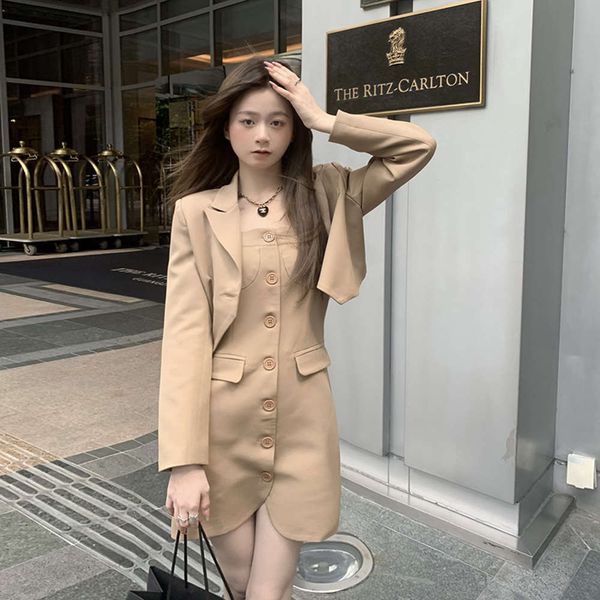 autumn winter single breasted suspender suit coat female design sense of temperament, Black;brown
autumn winter single breasted suspender suit coat female design sense of temperament, Black;brown