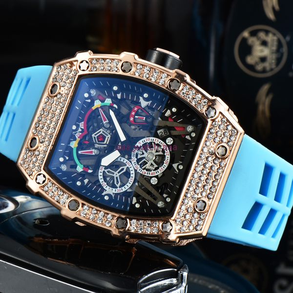 2021 new watch men's leisure diamond watches gold stainless steel case silicone quartz wristwatch strap male relogio masculino16, Slivery;brown
2021 new watch men's leisure diamond watches gold stainless steel case silicone quartz wristwatch strap male relogio masculino16, Slivery;brown