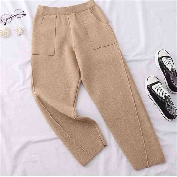 winter knitted jogging pants women thicken warm high waist casual sweatwear sweaters ankle-length pants koreand loose trousers, Black;white
winter knitted jogging pants women thicken warm high waist casual sweatwear sweaters ankle-length pants koreand loose trousers, Black;white